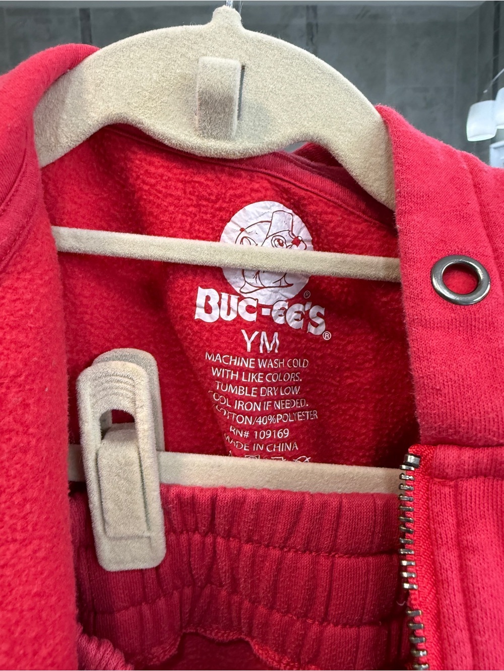 Buc-ee's Red Hoodie set - Youth Medium - Picture 2 of 4